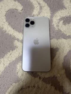 iPhone11pro 256GB シルバー 本体のみのサムネイル