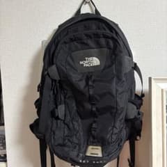 THE NORTH FACE HOT SHOT ブラックリュックのサムネイル