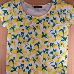 Tomoさん専用★INGNI★レモン柄トップス★イングのサムネイル