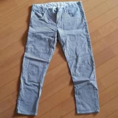 シュカのクロップドパンツのサムネイル