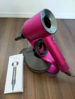 【ジャンク品】Dyson ヘアドライヤー(HD03) スタンドとアタッチメント付のサムネイル