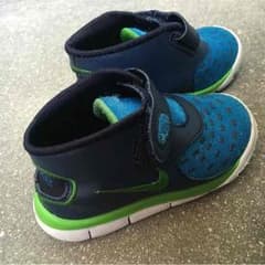 NIKE 夏用スニーカーのサムネイル