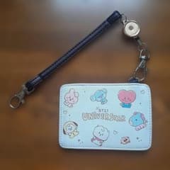 BT21 UNIVERSTAR Pass Case with Retractable Reel