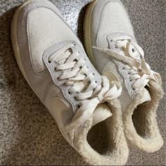 NIKEエアフォース1 '07 LV8のサムネイル