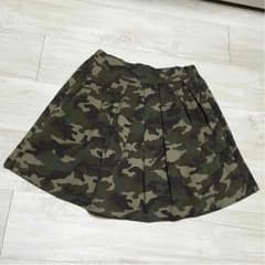 迷彩 スカートのサムネイル