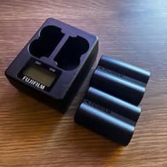 【美品】Fujifilm デュアルバッテリーチャージャー + NP-W235×2のサムネイル
