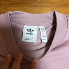 adidasのサムネイル