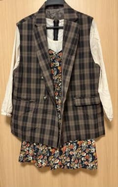 MAJESTIC LEGON 花柄ワンピース ベスト 2点セットのサムネイル