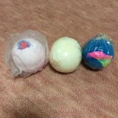 灰薔薇さま専用☆LUSH☆バスボムのサムネイル