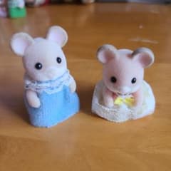 【レア】シルバニアファミリー ファンクラブ継続特典ふたごのピンクネズミの赤ちゃんのサムネイル