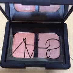 NARS ナーズ デュオアイシャドー 3902 アイシャドウ 美品 人気のサムネイル