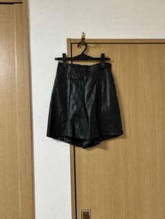 フェイクレザー ショートパンツ ブラックのサムネイル