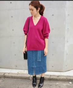 イエナ Vネックニットのサムネイル