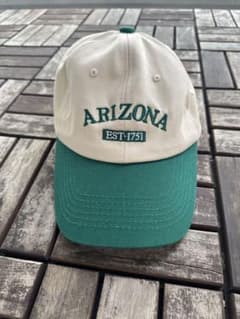 ARIZONA EST. 1751 刺繍キャップ（淡いベージュ×グリーン）のサムネイル