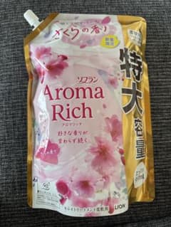 柔軟剤 ソフラン アロマリッチ さくらの香り 950mlのサムネイル