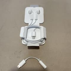 アップル正規品Lightningイヤフォンとアダプタセットのサムネイル