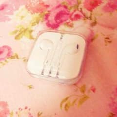 イヤフォン  ✳︎  新品のサムネイル