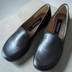 新品未使用♡Burberry's バーバリーズ ヴィンテージ本革ローファー 黒 新品未使用♡Burberry's バーバリーズ ヴィンテージ本革ローファー 黒