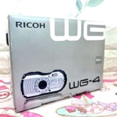 696【防水カメラ】RICOH WG-4 ホワイト×シルバー タフネスコンデジ 696【防水カメラ】RICOH WG-4 ホワイト×シルバー タフネスコンデジ