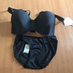 トリンプ　ブラジャーパンツセットのサムネイル