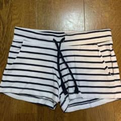 ショートパンツのサムネイル