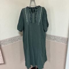 drug store's 刺繍入り ひざ丈ワンピース グリーン - メルカリ