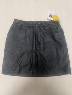 ニューエラ　黒い合成皮革ミニスカート Mサイズのサムネイル