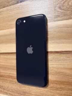 iPhone SE (第3世代) 64GB ミッドナイトのサムネイル