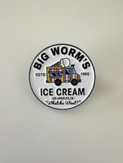 ピンバッジ　29　BIG WORM'S ICE CREAMのサムネイル