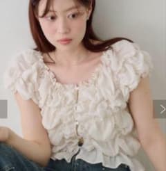 Kastane クシュクシュブラウス ホワイト - メルカリ