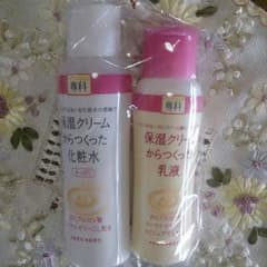 新品未使用☆専科 化粧水と乳液セットのサムネイル