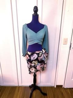 ベリーダンス レッスン着 くすみグリーン 花柄のサムネイル