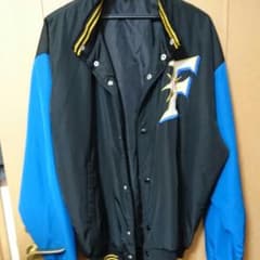 ファイターズ コーチジャケットのサムネイル