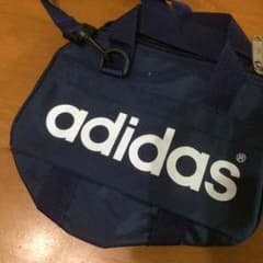 adidas ミニカバンのサムネイル
