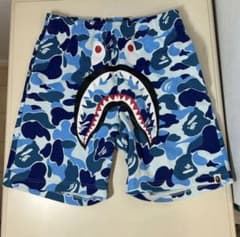 A BATHING APE シャーク カモフラ ショートパンツ　XLのサムネイル