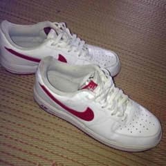 nike 赤白のサムネイル