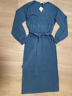 【未使用タグ付】AVAN LILY 長袖ニットワンピースのサムネイル