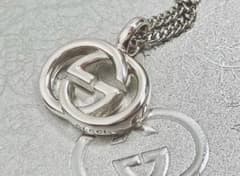 【超美品】GUCCI ペンダント トップ925＋社外チェーン 男女兼用のサムネイル