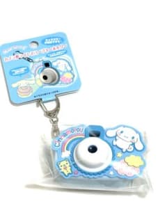 シナモンロール　カメラライトスコープキーホルダー（ミニチュアトイ） 新品サンリオ シナモンロール カメラ形ライトスコープ