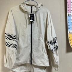 ウインドブレーカーのサムネイル