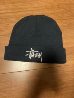 Stüssy ブラック ニット帽のサムネイル