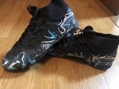 サッカー トレーニングシューズ ブラック ブルーのサムネイル
