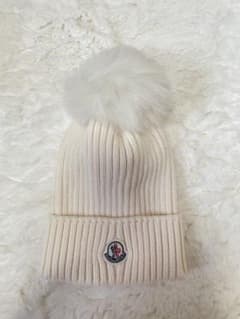 MONCLER ニット帽 ビーニー ホワイト ポンポン付き - メルカリ