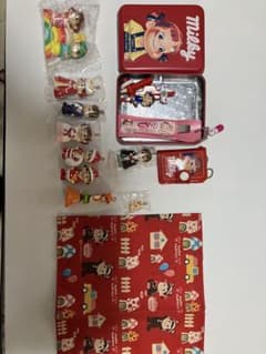 ペコちゃん キーボルダーとブックカバー - メルカリ