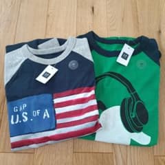 新品タグつき　GAP 長袖Tシャツ M（8）　2枚セットのサムネイル