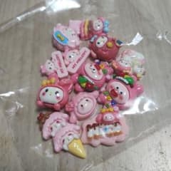 ピンクの デコレーションパーツ いろいろのサムネイル
