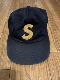 supremeのサムネイル