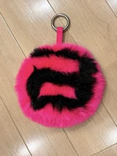 BIGBANG GーDRAGON ファーチャームキーホルダー - メルカリ