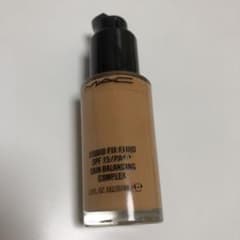 M・A・C スタジオ フィックス フルイッド SPF 15 NC40のサムネイル