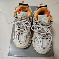 BALENCIAGA トリプルS スニーカー サイズ42　バレンシアガのサムネイル